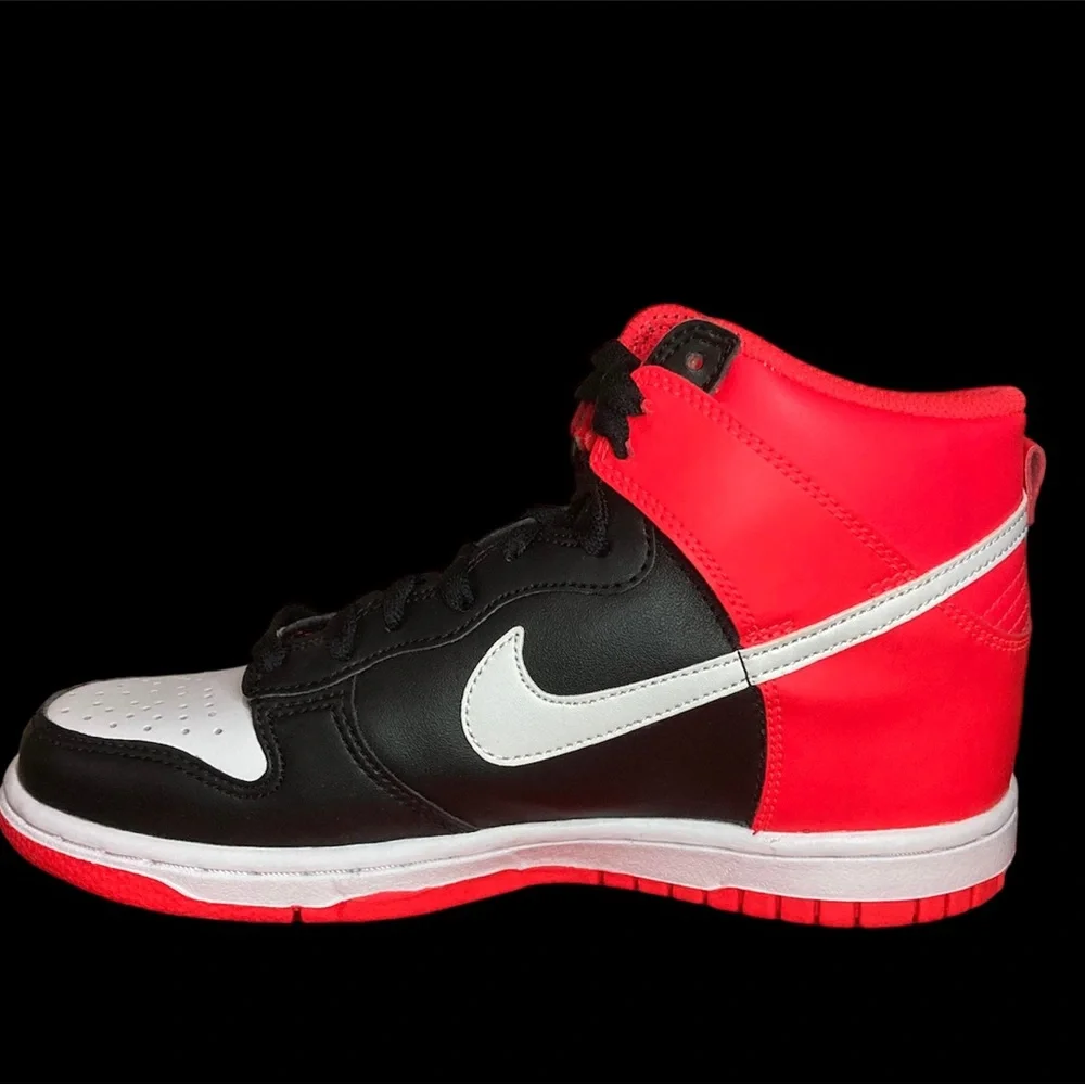 NIKE DUNK HIGH (GS) KNICKS SHOES - Picture 3 of 8